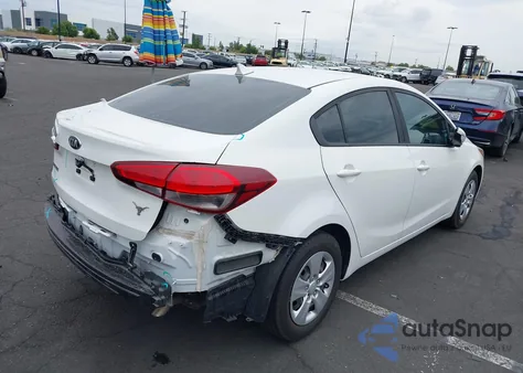 2018 Kia Forte Lx из США, поврежденный, VIN 3KPFK4A76JE242453